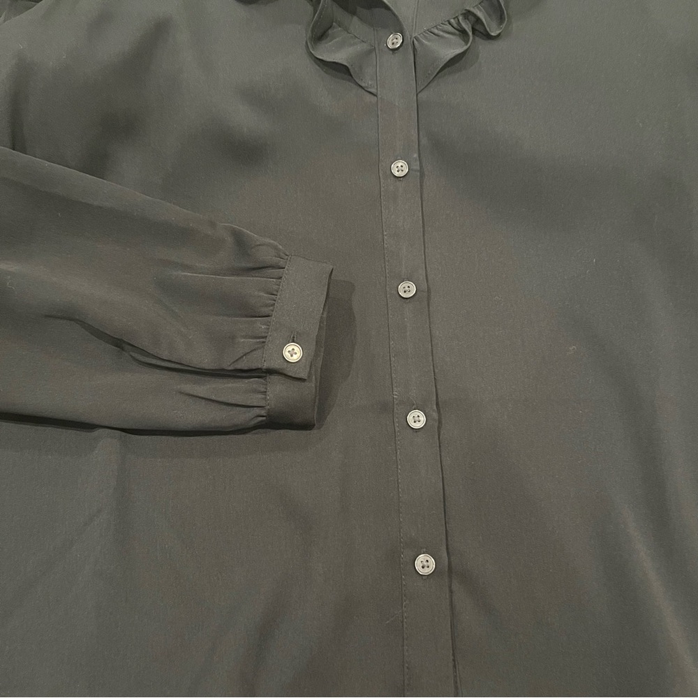 Levi’s Ruffled Button Front Blouse Size M - Picture 3 of 8
